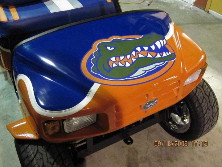 Universidad de Florida 2 tema carrito de golf frente Kendall